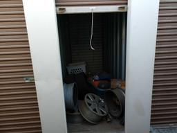 Entire Contents Of X 4ft X 8ft Storage Unit Door Number 41-b3