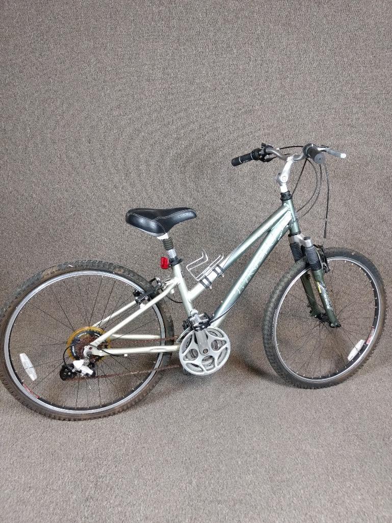 Trek 200 Womens Mountain Bicycle