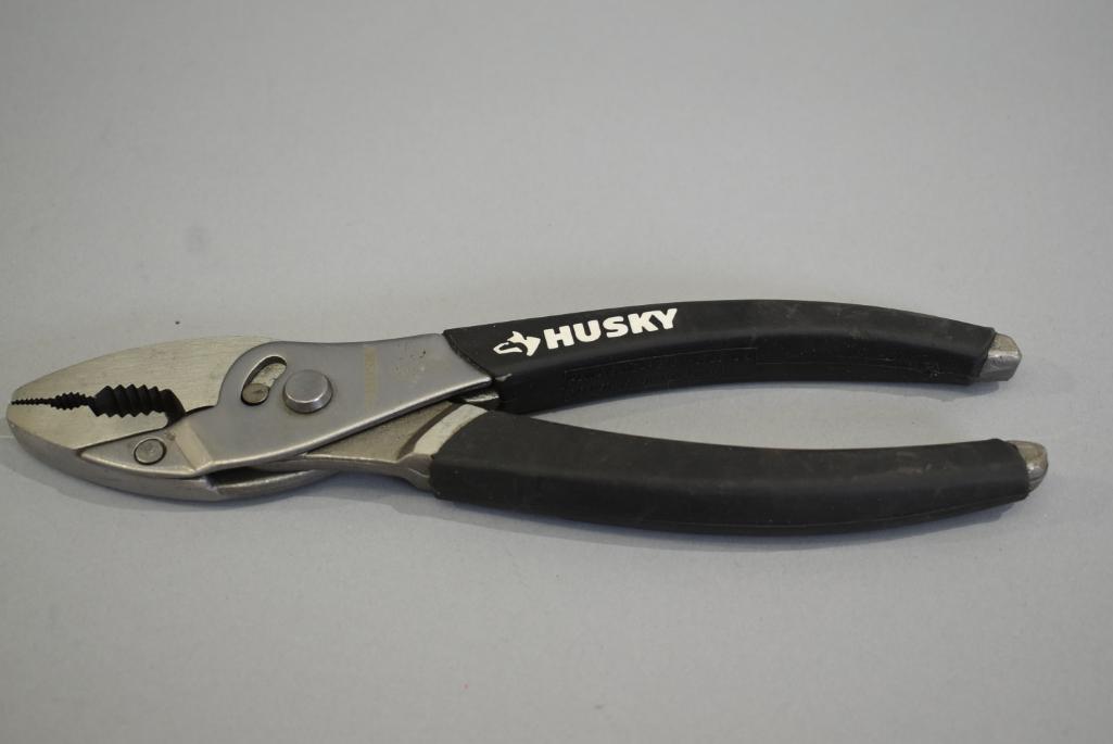 Husky 8in Self Adjusting Slip Joint Pliers