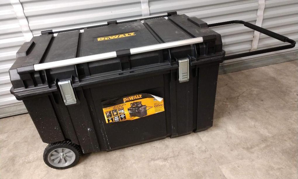 Dewalt Mobil Storage Tough Chest