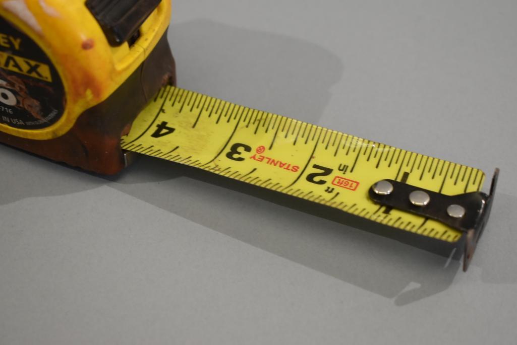 2 16ft Tape Measures