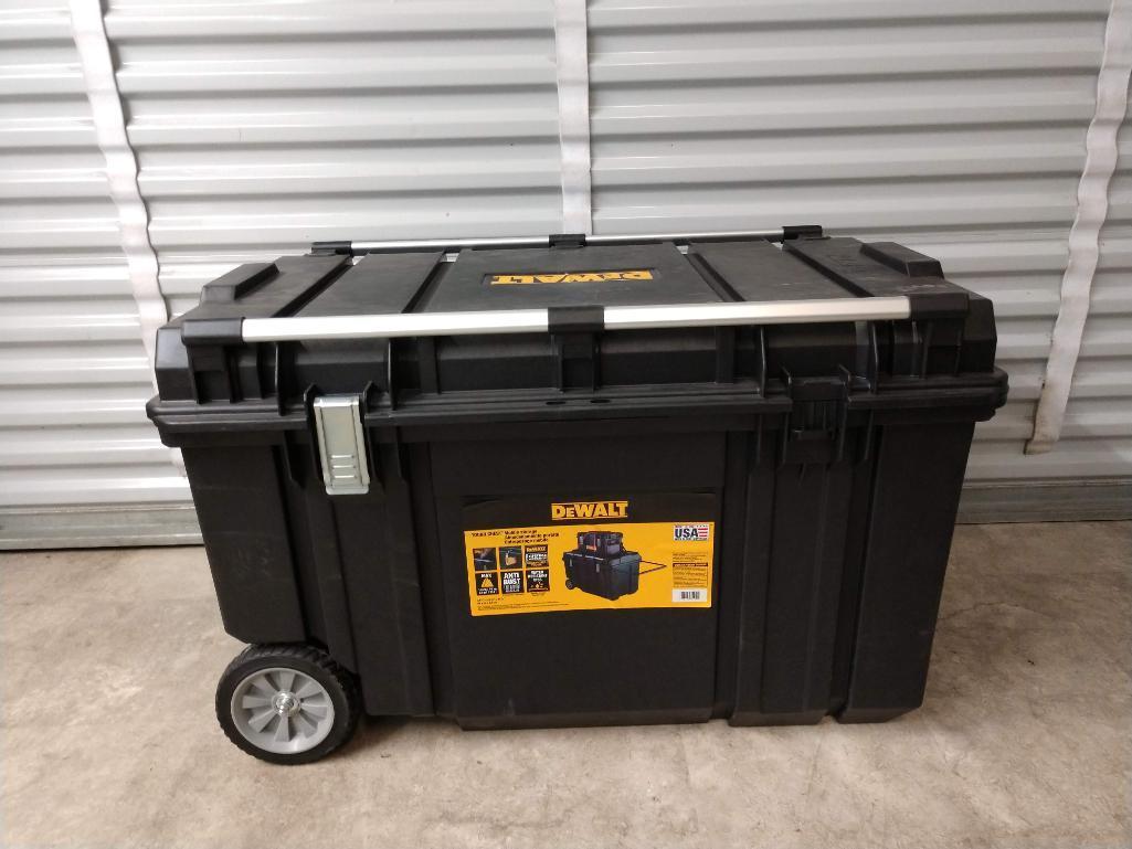 Dewalt Mobil Storage Tough Chest