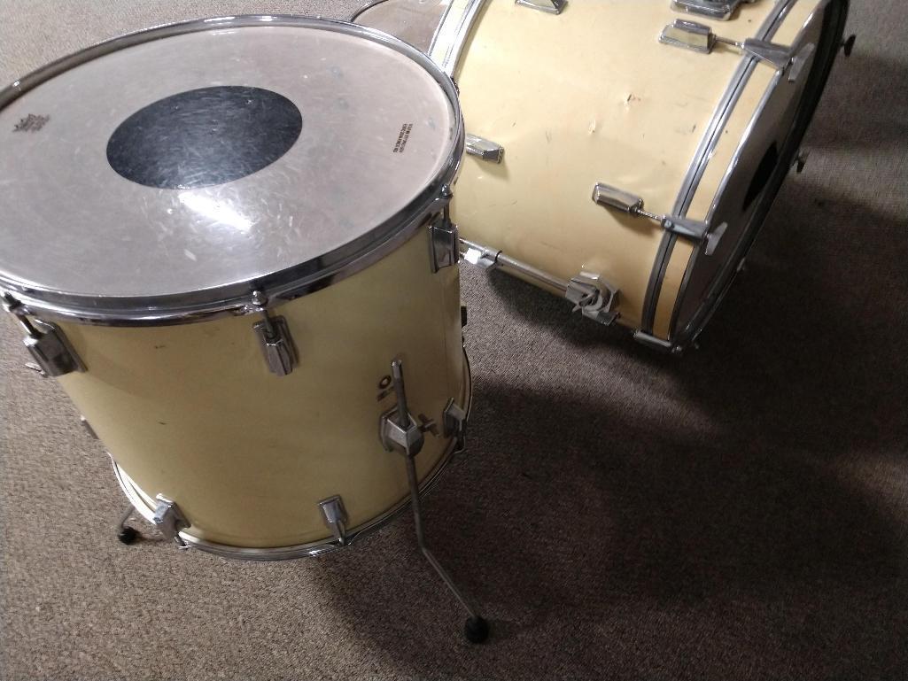 4 Piece Pearl Drum Set