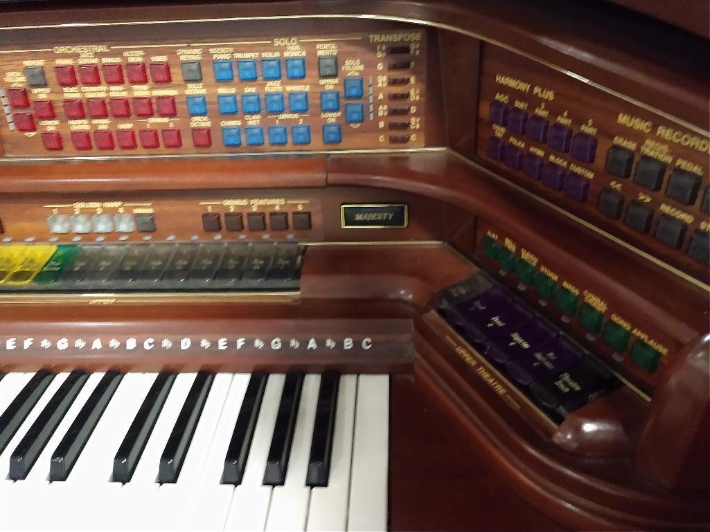 Lowrey A6000 Imperial Organ