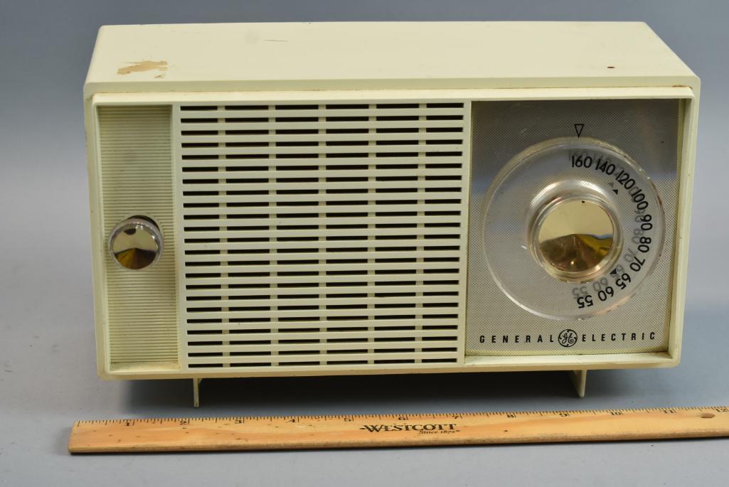 Vintage General Electric Radio