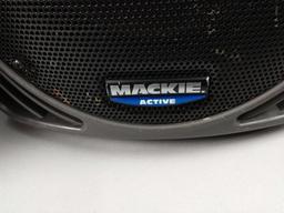 2 Mackie SRM 450 Active Speakers