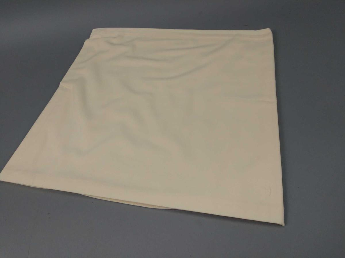 100 NEW Trifecta Linens Ivory 52in x 52in Tablecloths