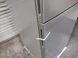 NEW Stainless Steel 18 Cubic Foot Top Freezer Refrigerator