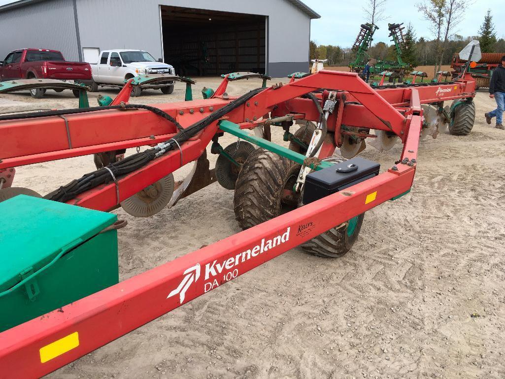 Kverneland DA-100-9 10-bottom on land hitch plow; ASR; variable width; coulters & cover boards; s/n