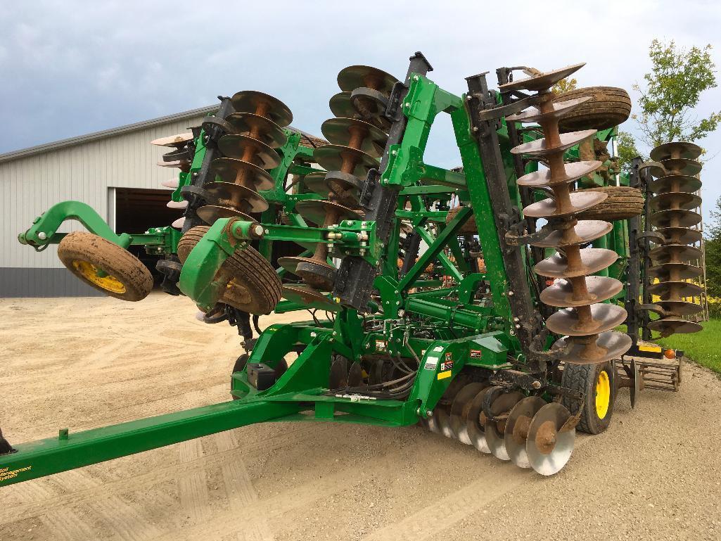 2015 John Deere 2623 disc; 40ft 8in; rock flex; single point depth control; 9in spacing; round bar