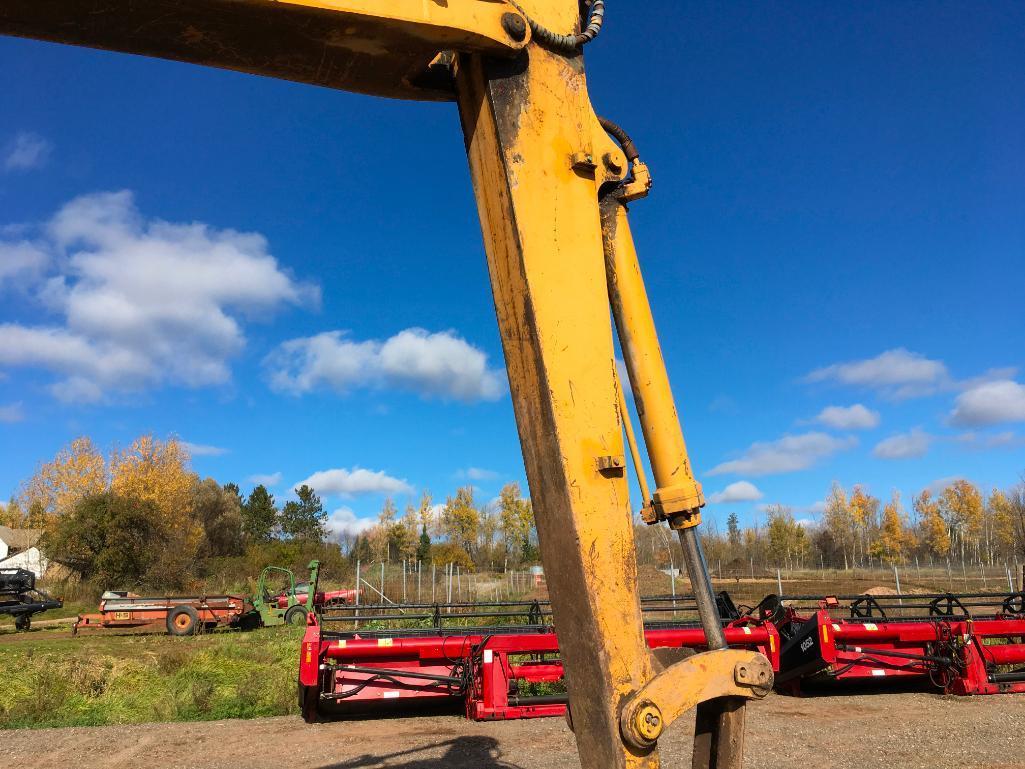 1984 Caterpillar 225 hydraulic excavator; cab w/ heat; Cat 3208 engine; 44in bucket; aux hyds; 7,785