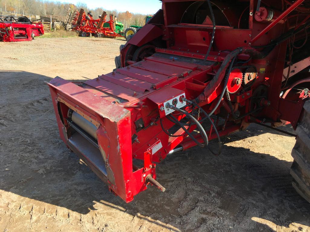 1993 Case IH 1666 combine; CHA; 24.5 x 32 drive tires; rock trap; straw spreader & chopper; Cummins