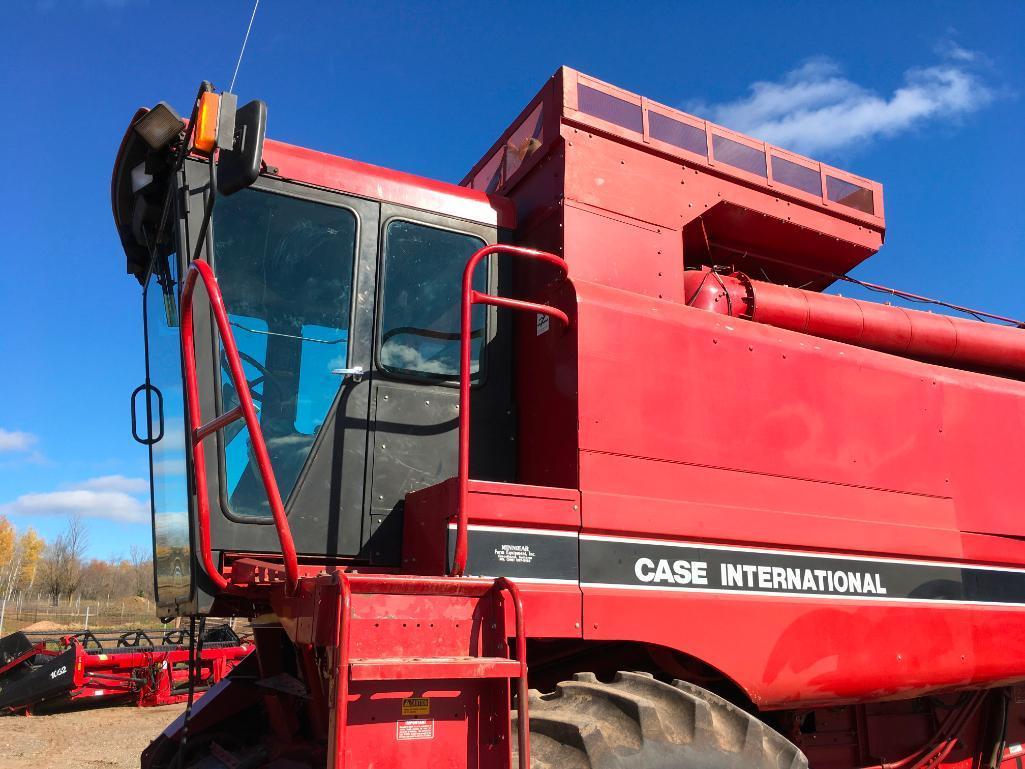 1993 Case IH 1666 combine; CHA; 24.5 x 32 drive tires; rock trap; straw spreader & chopper; Cummins