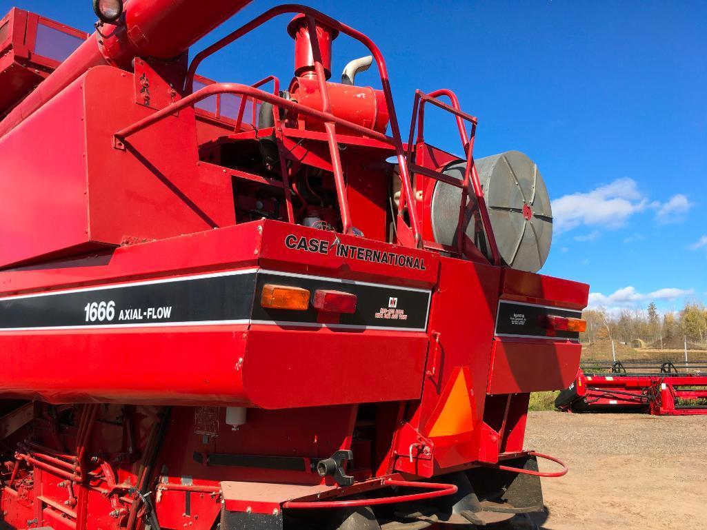 1993 Case IH 1666 combine; CHA; 24.5 x 32 drive tires; rock trap; straw spreader & chopper; Cummins