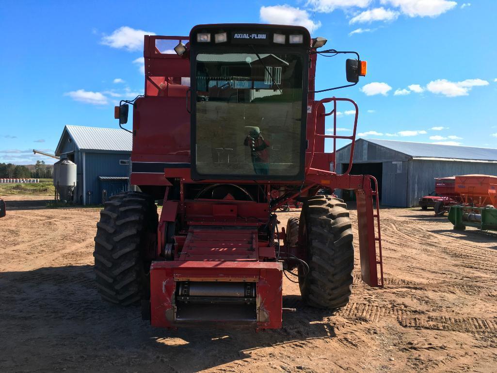 1993 Case IH 1666 combine; CHA; 24.5 x 32 drive tires; rock trap; straw spreader & chopper; Cummins