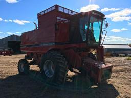 1993 Case IH 1666 combine; CHA; 24.5 x 32 drive tires; rock trap; straw spreader & chopper; Cummins