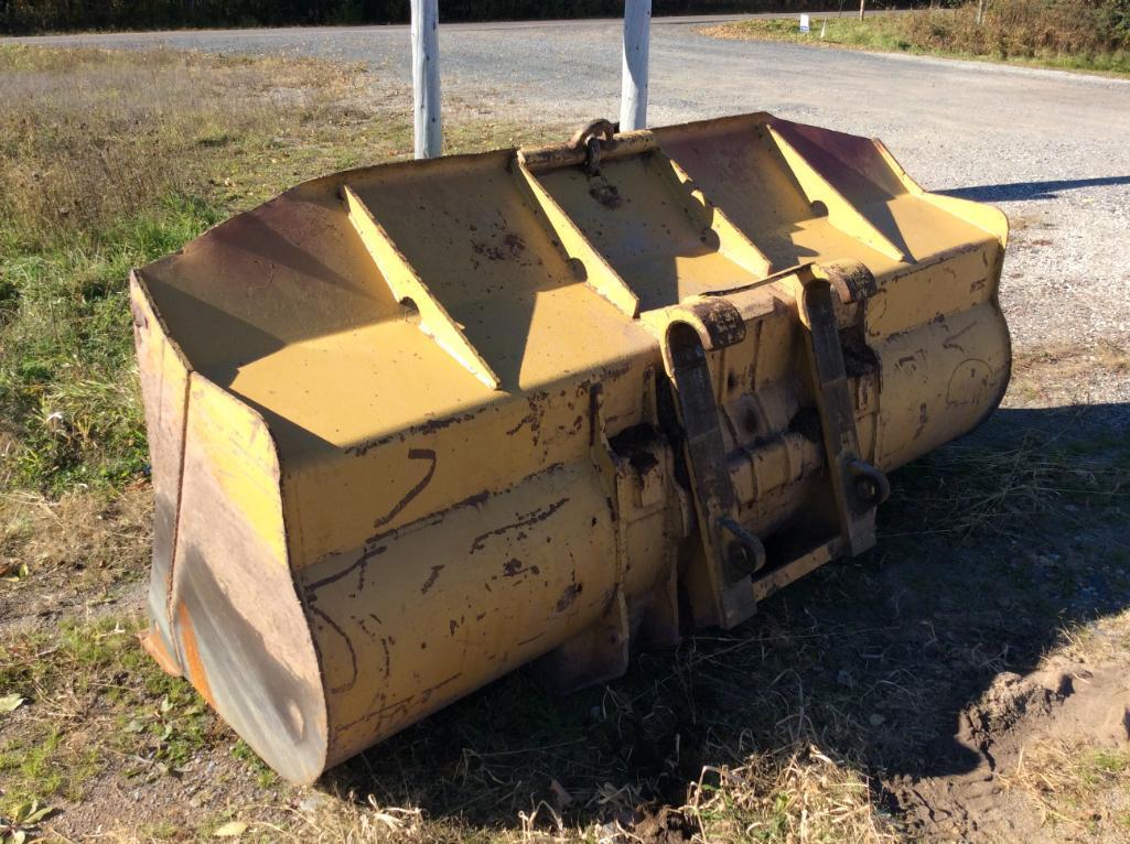 1992 Caterpillar 936F wheel loader; cab w/ heat; 20.5 x 25 tires; quick coupler bucket; 13,401