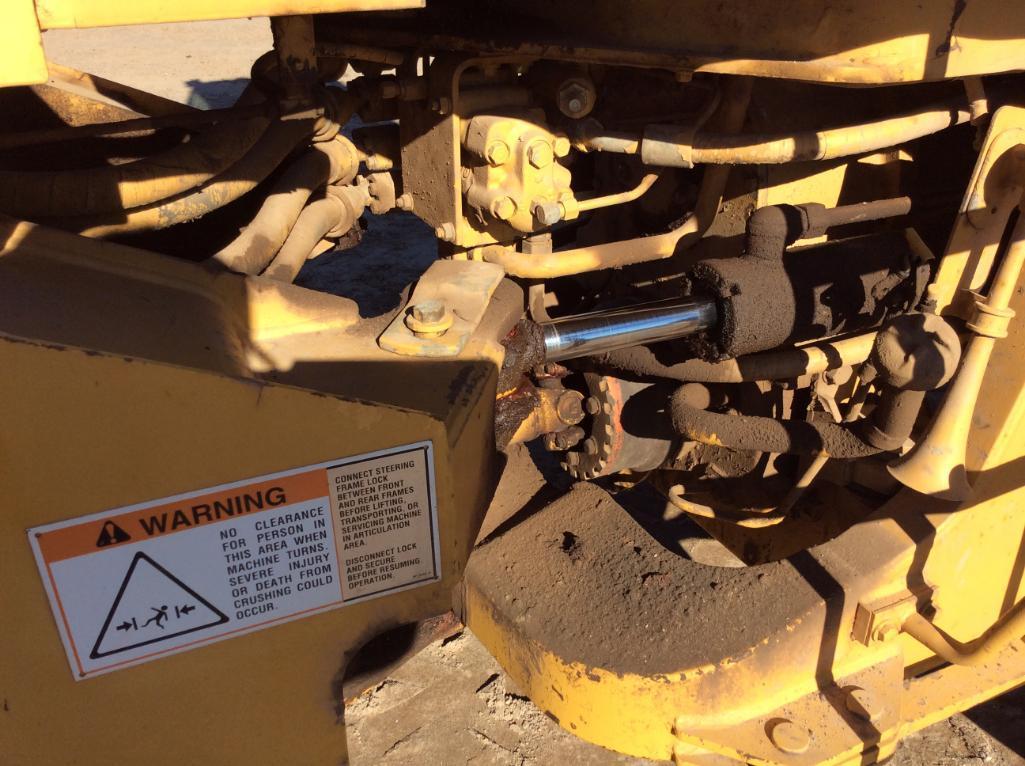 1992 Caterpillar 936F wheel loader; cab w/ heat; 20.5 x 25 tires; quick coupler bucket; 13,401