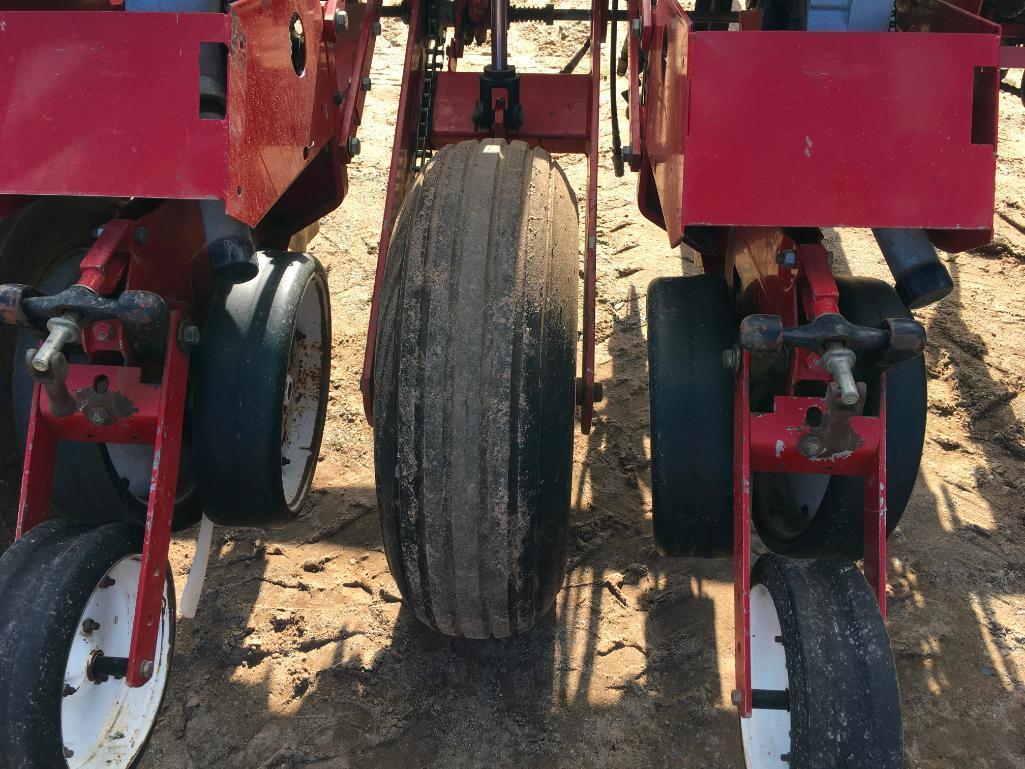 White 5100 6-row corn planter; 30in; dry fertilizer & insect boxes; s/n 603123.