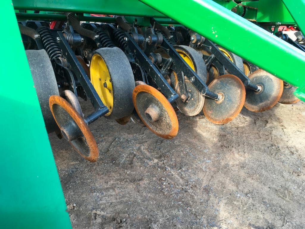 1996 John Deere 750 no till grain drill; 15ft; 7 1/2in spacing; drawbar pull; rear hitch; tarp; 31 x