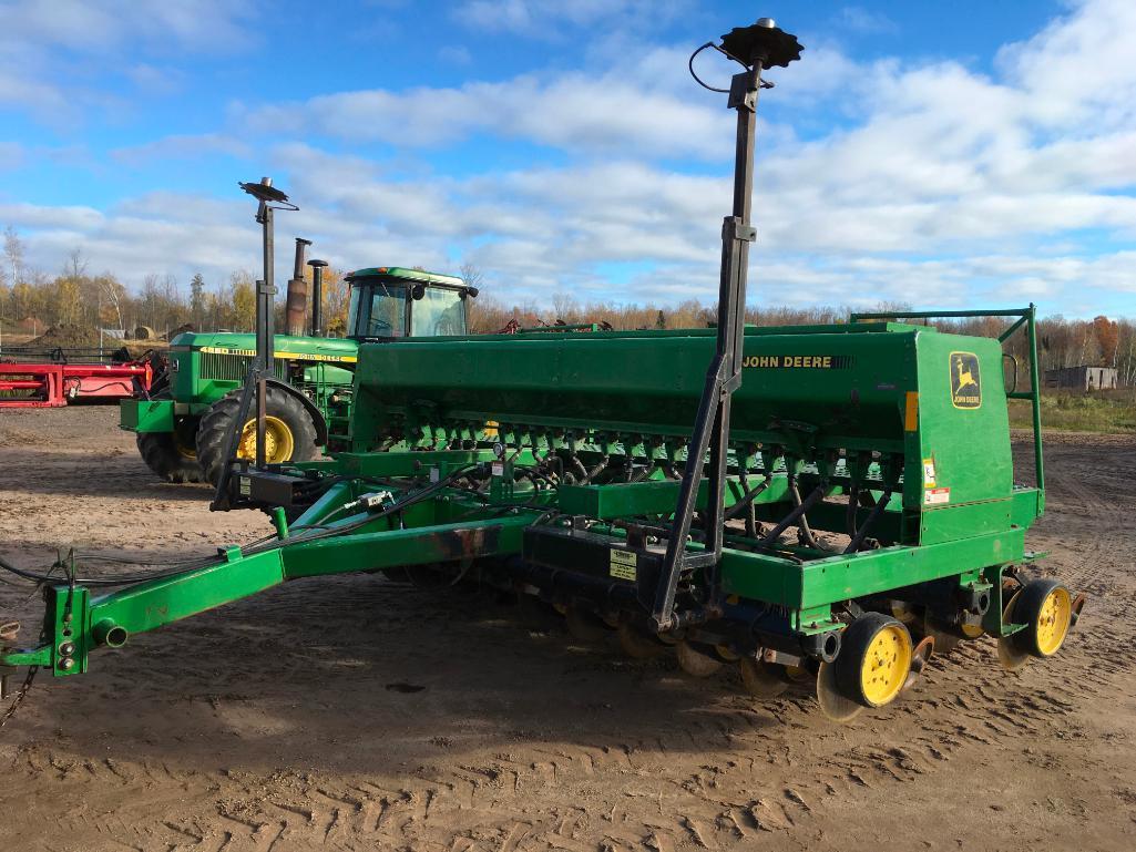 1991 John Deere 750 no till grain drill; 15ft; 7 1/2in spacing; drawbar pull; markers; tarp; 31 x