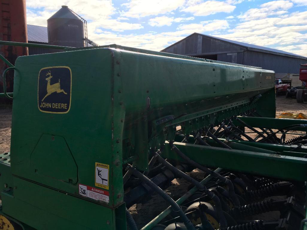 1991 John Deere 750 no till grain drill; 15ft; 7 1/2in spacing; drawbar pull; markers; tarp; 31 x