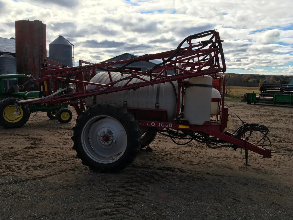 Miller Pro 1,000-gallon sprayer; 60ft boom w/ field cushion; large tires; foamer, Raven 440 control;