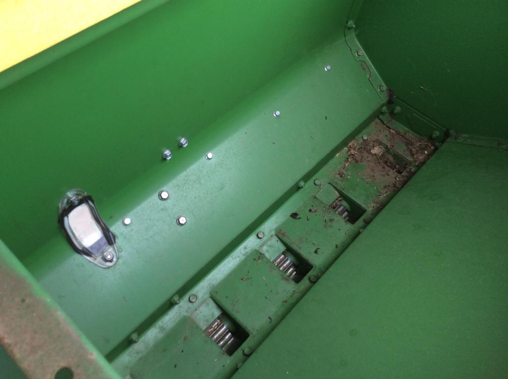 John Deere 8300 grain drill; 10ft; single disk; cover; s/n 038250N.