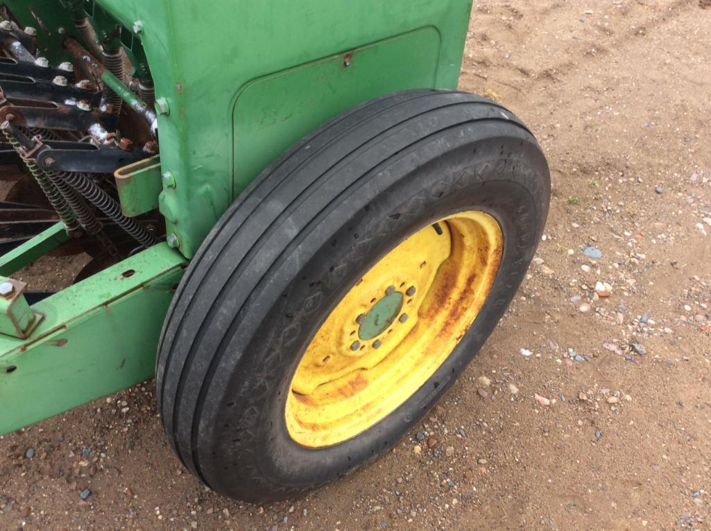 John Deere 8300 grain drill; 10ft; single disk; cover; s/n 038250N.