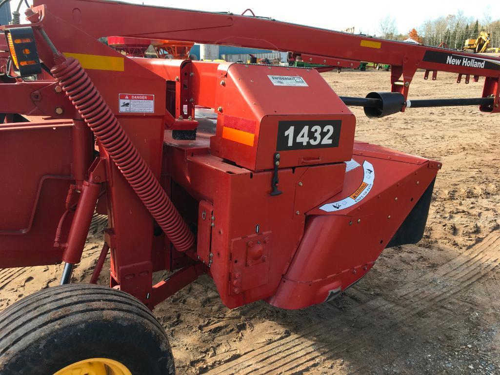 2004 New Holland 1432 discbine; 13ft cut; impeller conditioning; 2pt. swivel hitch; s/n 1220521.