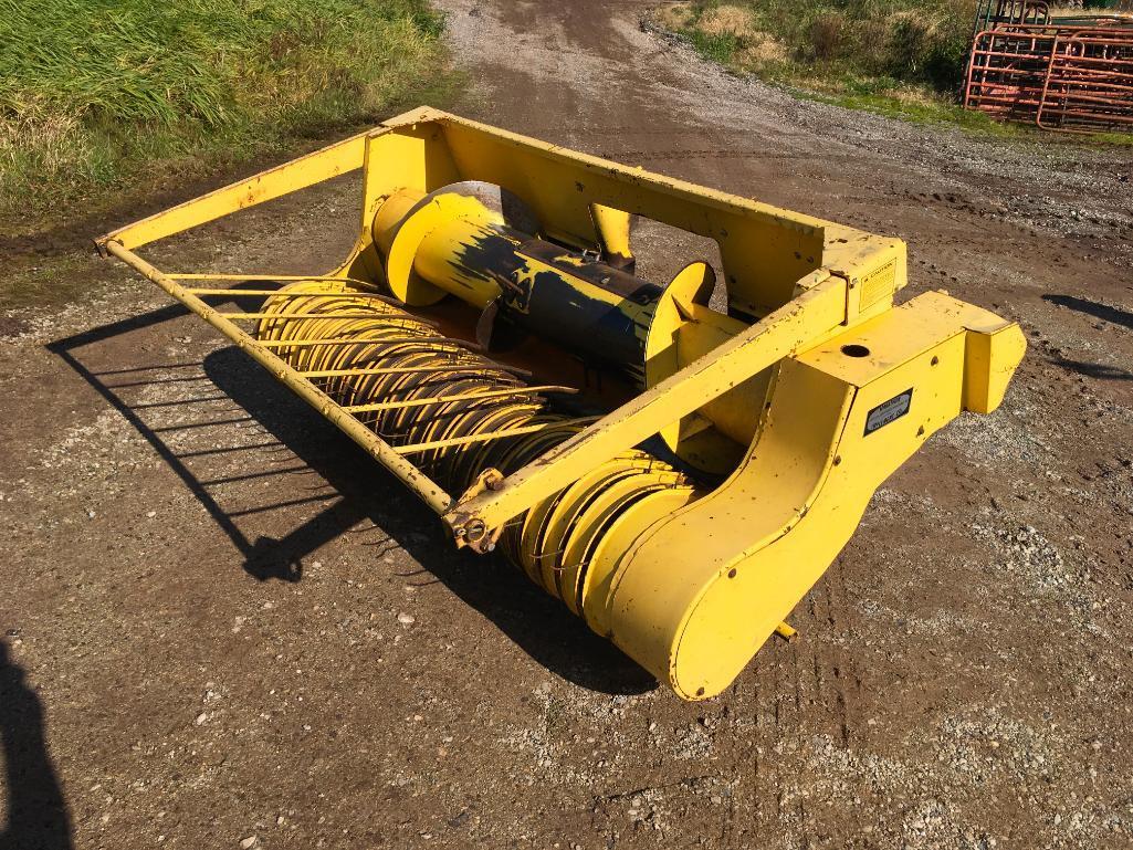 New Holland 770 forage harvester w/ 1-row corn & hay head; s/n 306246.