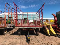 Minnesota 9ft x 18ft steel bale thrower rack on Minnesota 10-ton wagon w/ float tires & adj tongue;