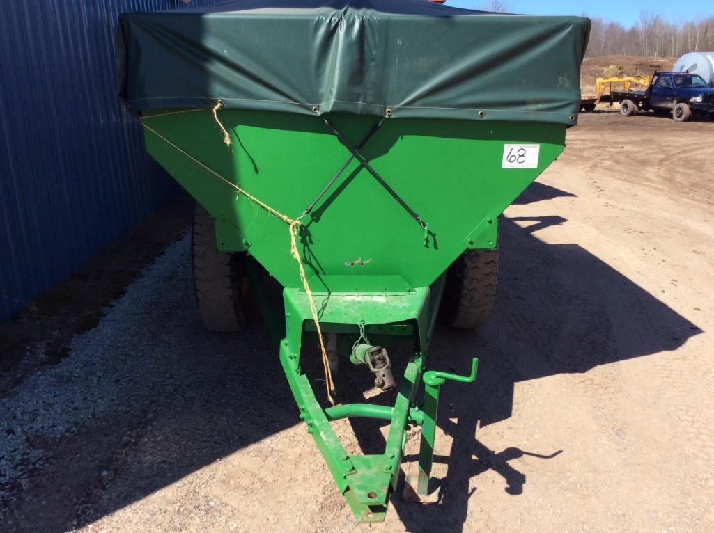 John Deere 68 grain cart; PTO drive; unloading auger; 10.00 x 20 tires; tarp; s/n 008299C.