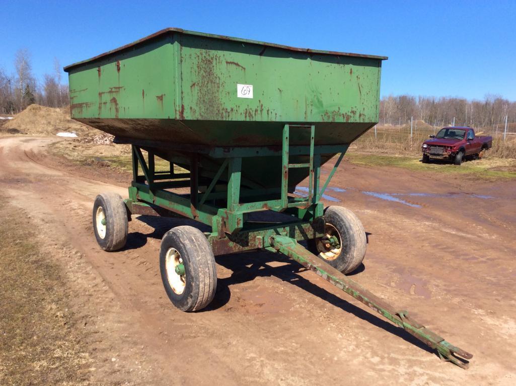 Bradford 225 gravity box on Bradford T-10 wagon w/ adj tongue & implement tires.