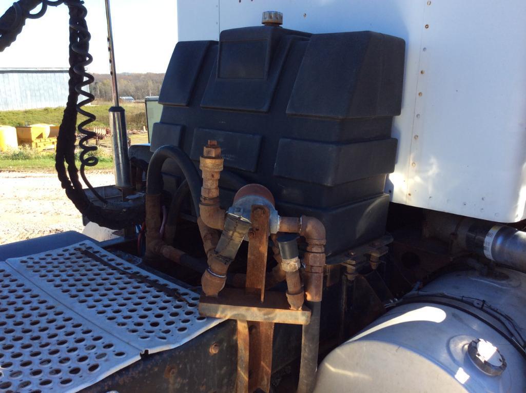 (TITLE) 1989 Kenworth tandem axle day cab truck tractor; Cat 425 hp; 13-speed; wet kit; miles