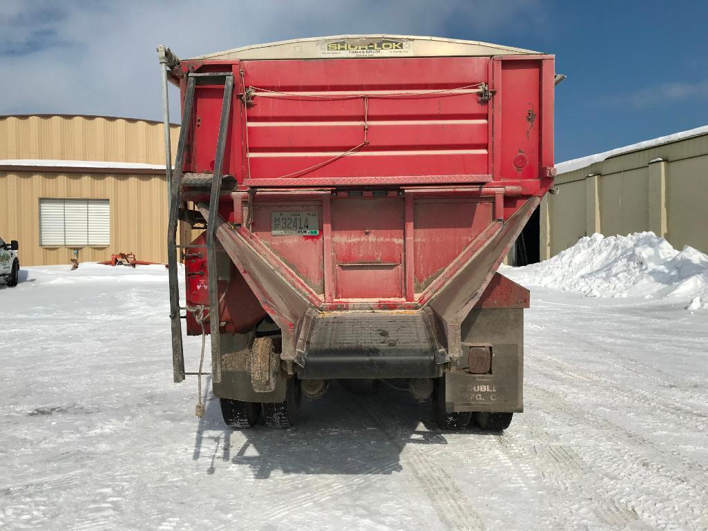 1987 International S2500 potato/grain truck; tandem axle; IHC DT466 diesel engine; auto trans;