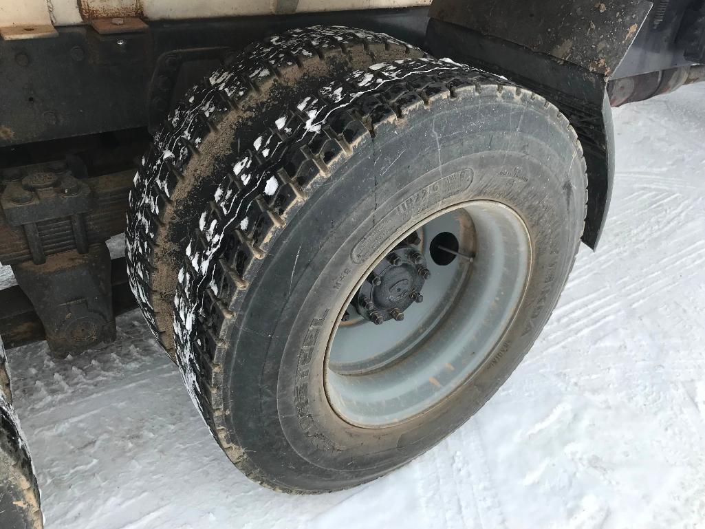 1989 Ford L8000 fertilizer truck; tandem axle; Ford diesel engine; auto trans; Ray-Man field charger