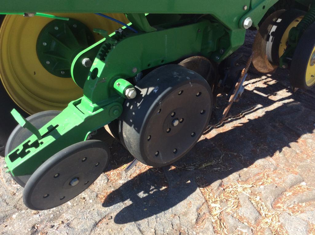 2013 John Deere 1770 NT Max Emerge XP 24-row corn planter; 30in spacing; 2-pt hitch; pneumatic down