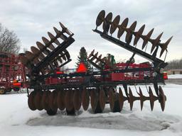 2009 Case IH 790 27ft heavy duty offset disk; hyd fold; 28in notched front blades; 10 1/2in spacing;