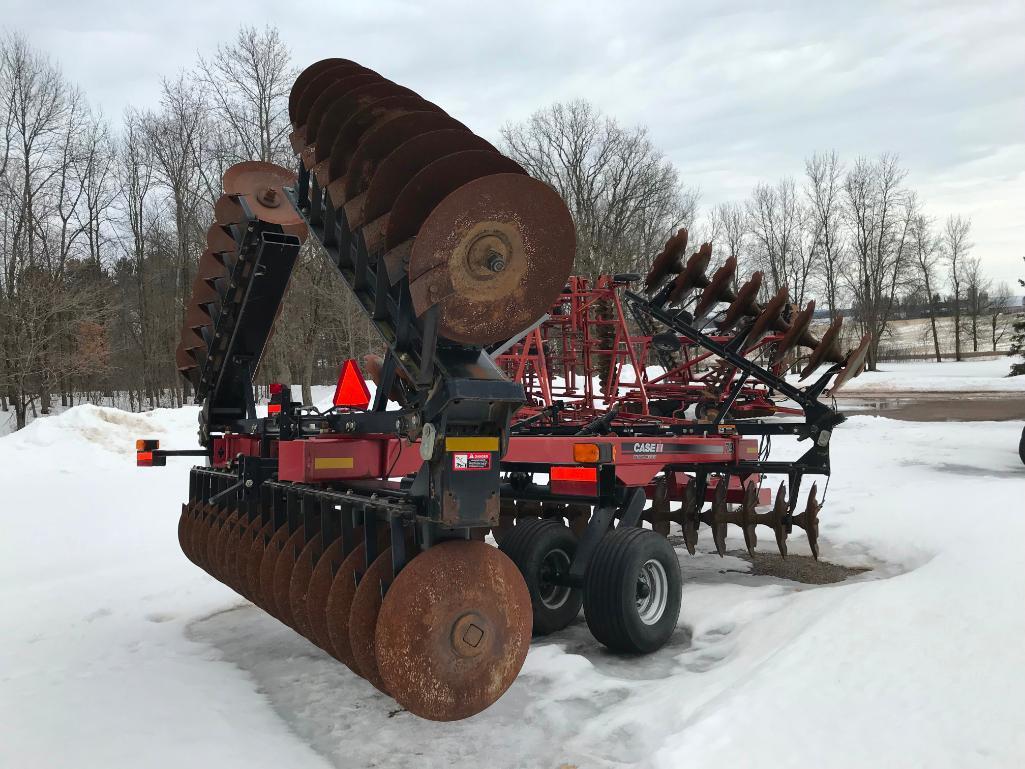 2009 Case IH 790 27ft heavy duty offset disk; hyd fold; 28in notched front blades; 10 1/2in spacing;