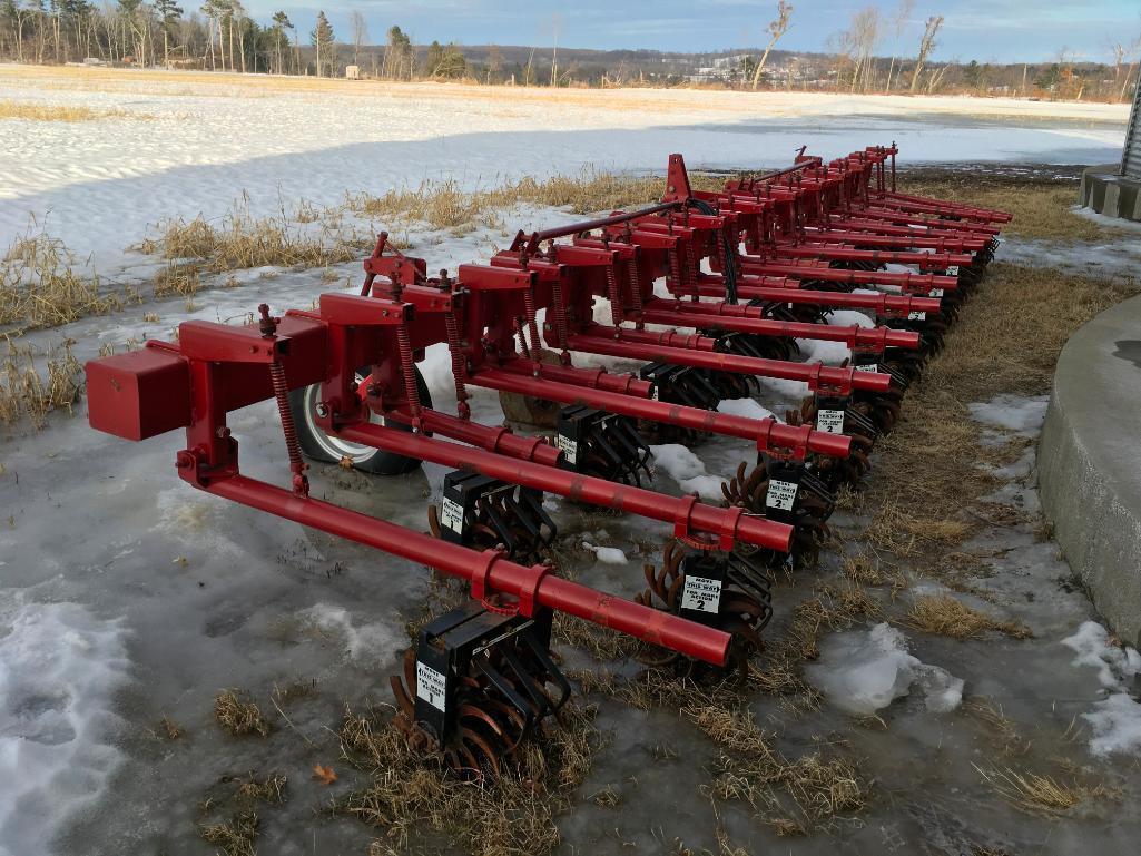 Lilliston 12-row 3pt mount rotary cultivator; 30in spacing; 4-spider units; hyd fold; gauge wheels.