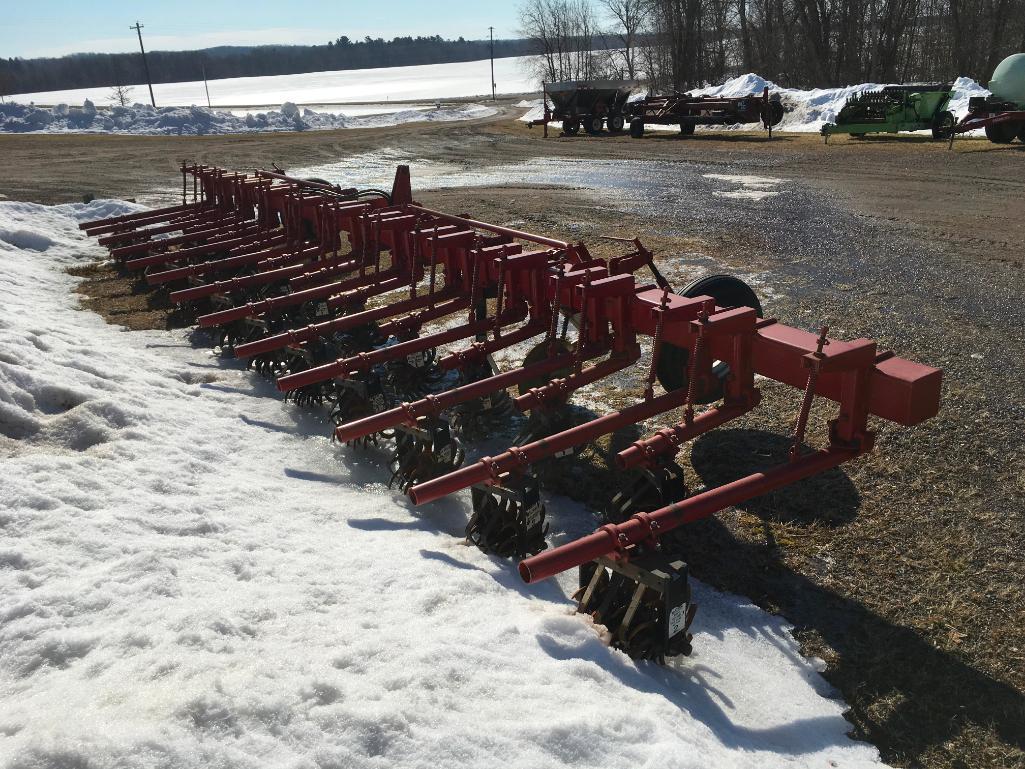 Lilliston 12-row 3pt mount rotary cultivator; 30in spacing; 3-spider units & 4-spider outside units;