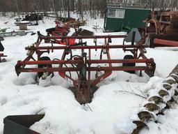 IHC 4500 10ft vibra shank field cultivator.