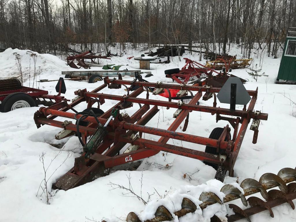 IHC 4500 10ft vibra shank field cultivator.