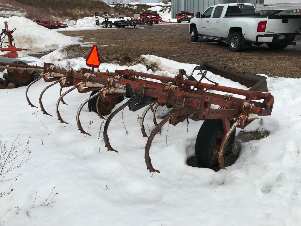 IHC 4500 10ft vibra shank field cultivator.