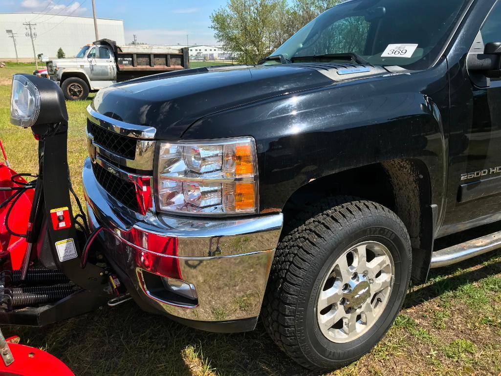 (TITLE) 2011 Chevrolet Silverado 2500 HD LT Z71 pickup truck; Duramax 6.6L diesel; 4x4; Boss 8ft 2in