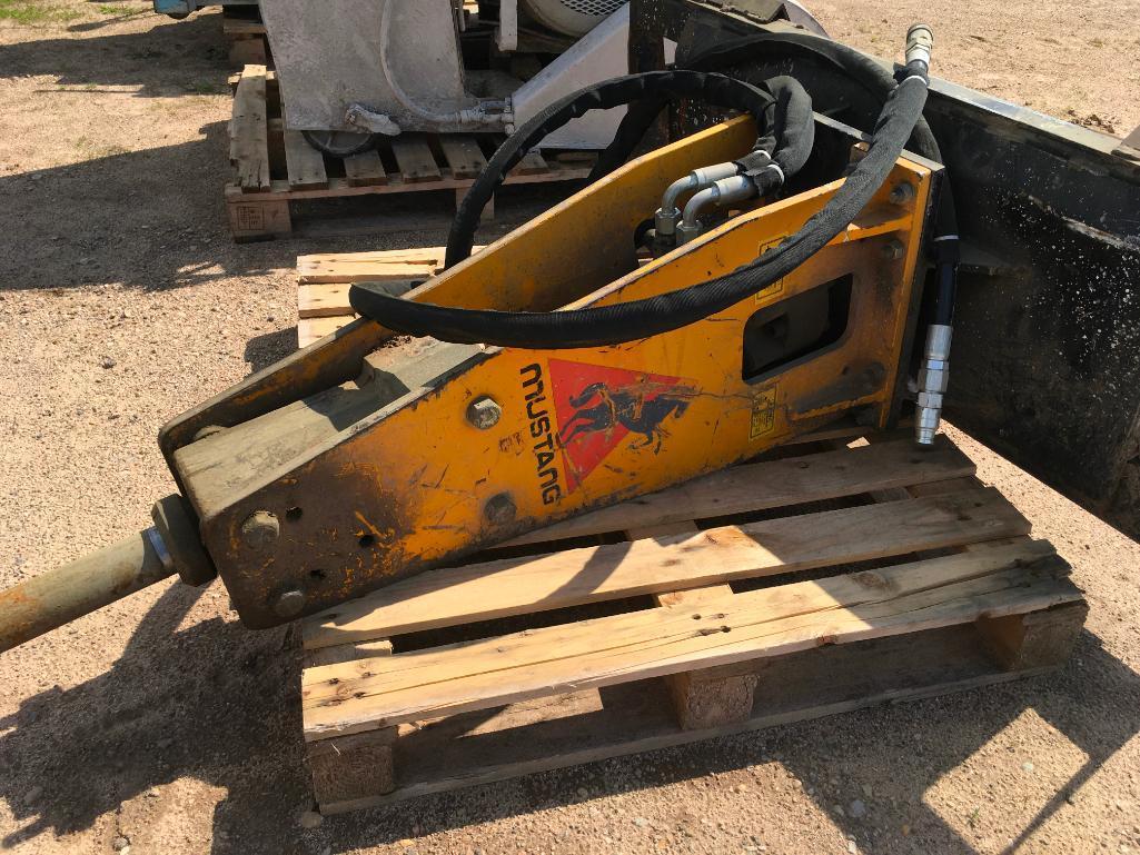 Mustang MH-23M skid steer mount hydraulic breaker attachment; s/n MH23B1269.