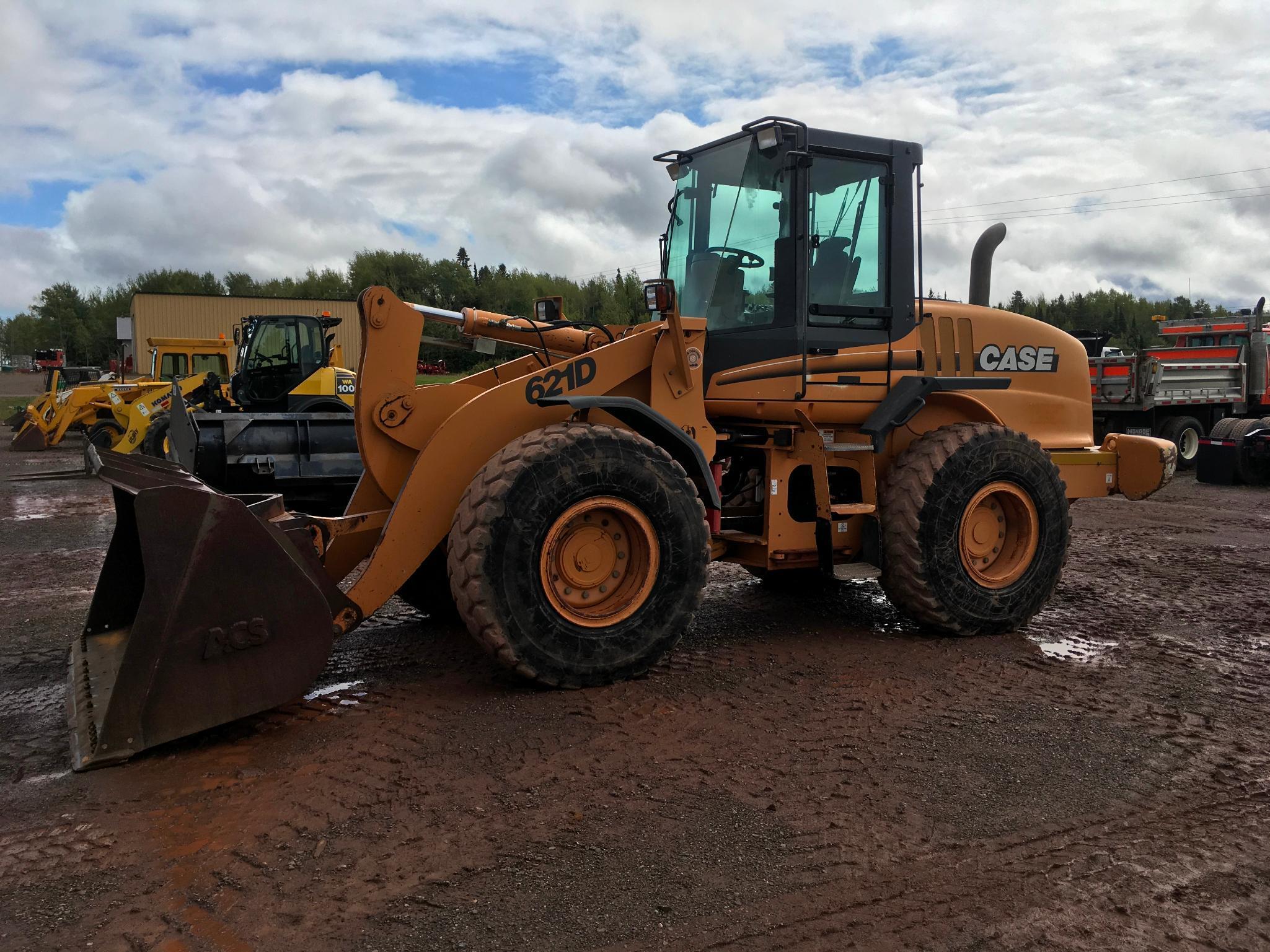 2004 Case 621D wheel loader; cab w/ AC; 20.5R25 tires; ACS quick coupler bucket; ride control; 7,957