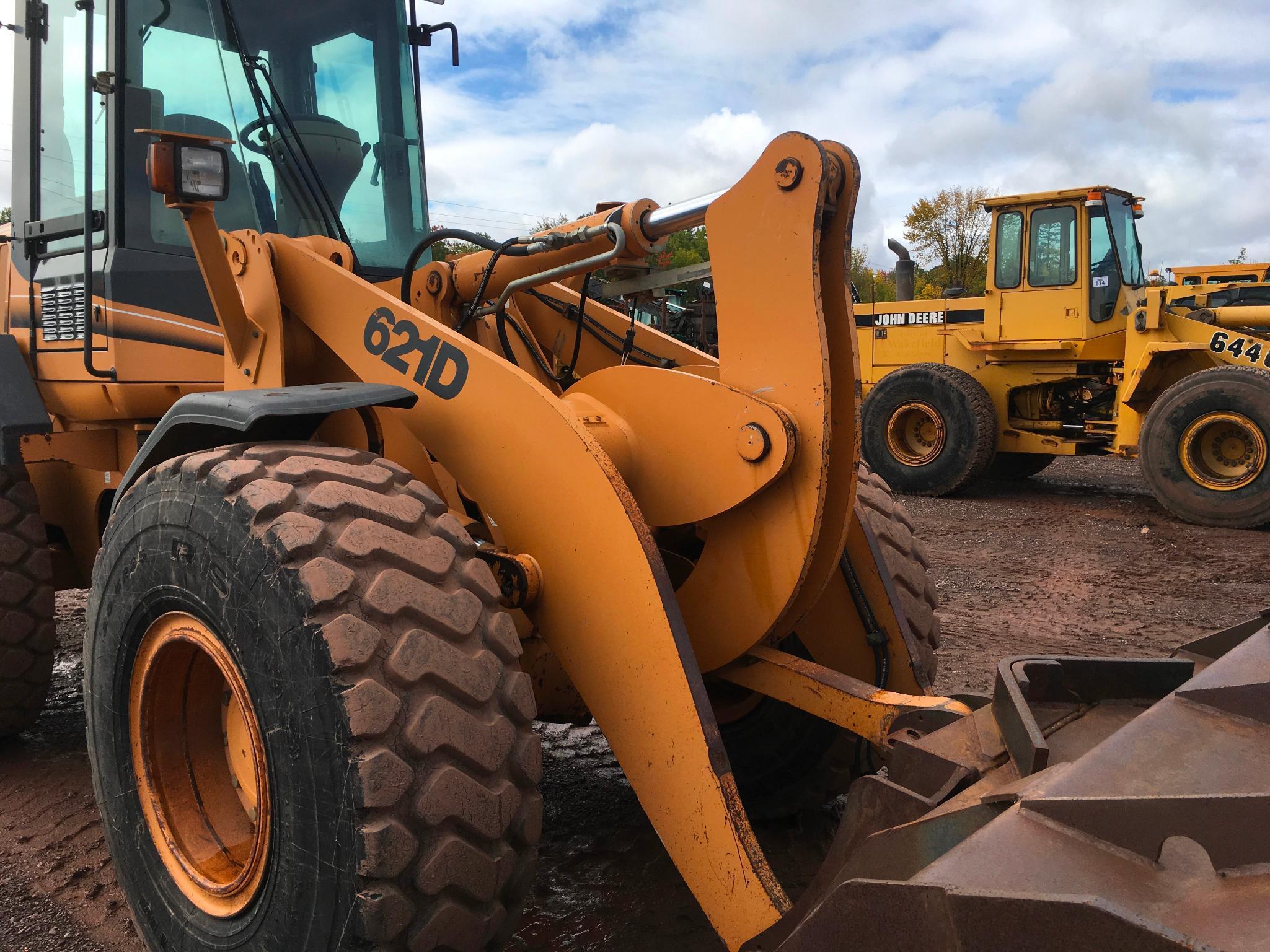 2004 Case 621D wheel loader; cab w/ AC; 20.5R25 tires; ACS quick coupler bucket; ride control; 7,957