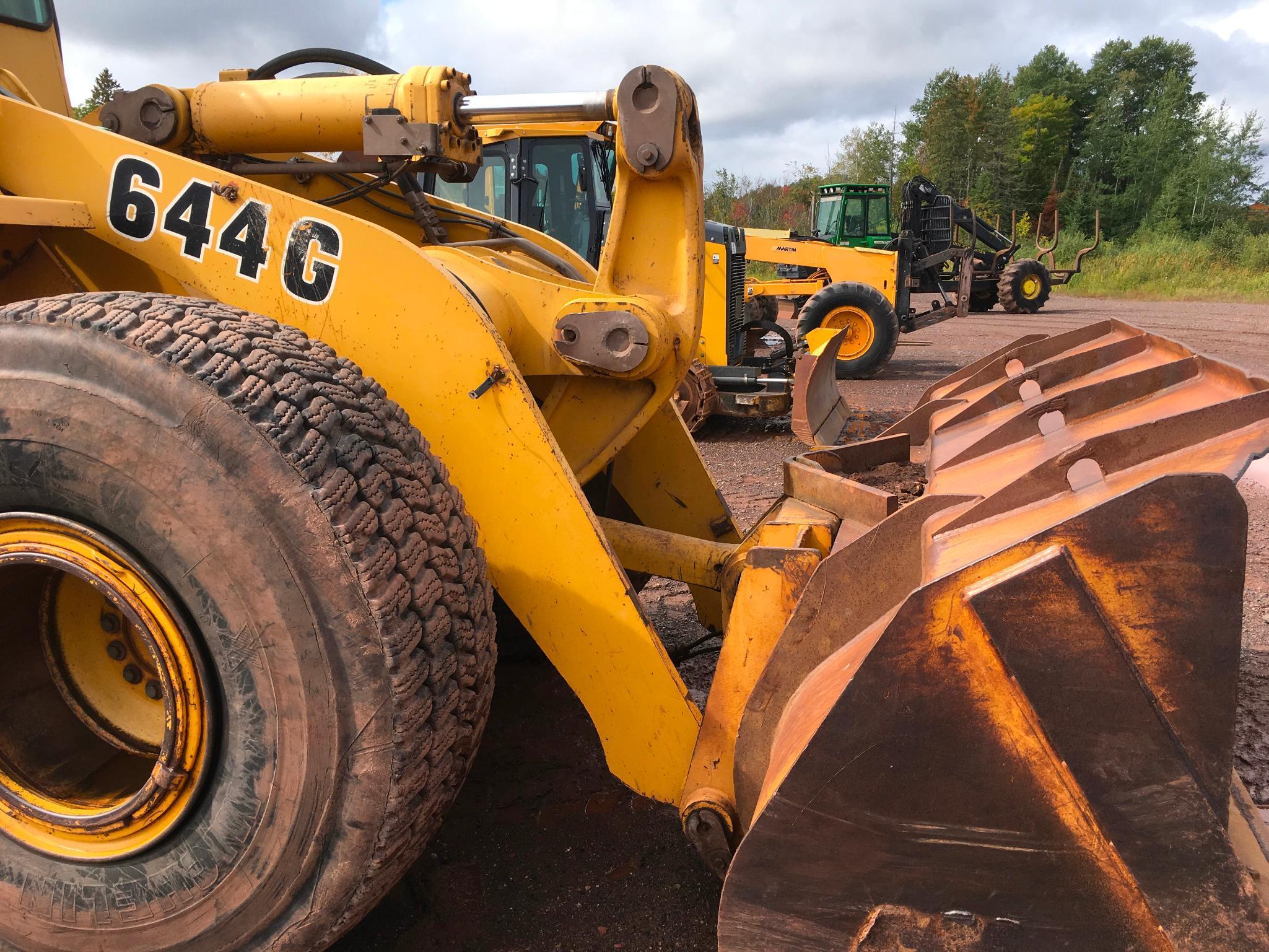 1997 John Deere 644G wheel loader; cab w/ heat; 23.5R x 25 radial tires; 3 yard ACS quick coupler